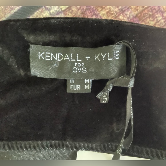 Kendall + Kylie Velvet Top - Picture 2 of 9